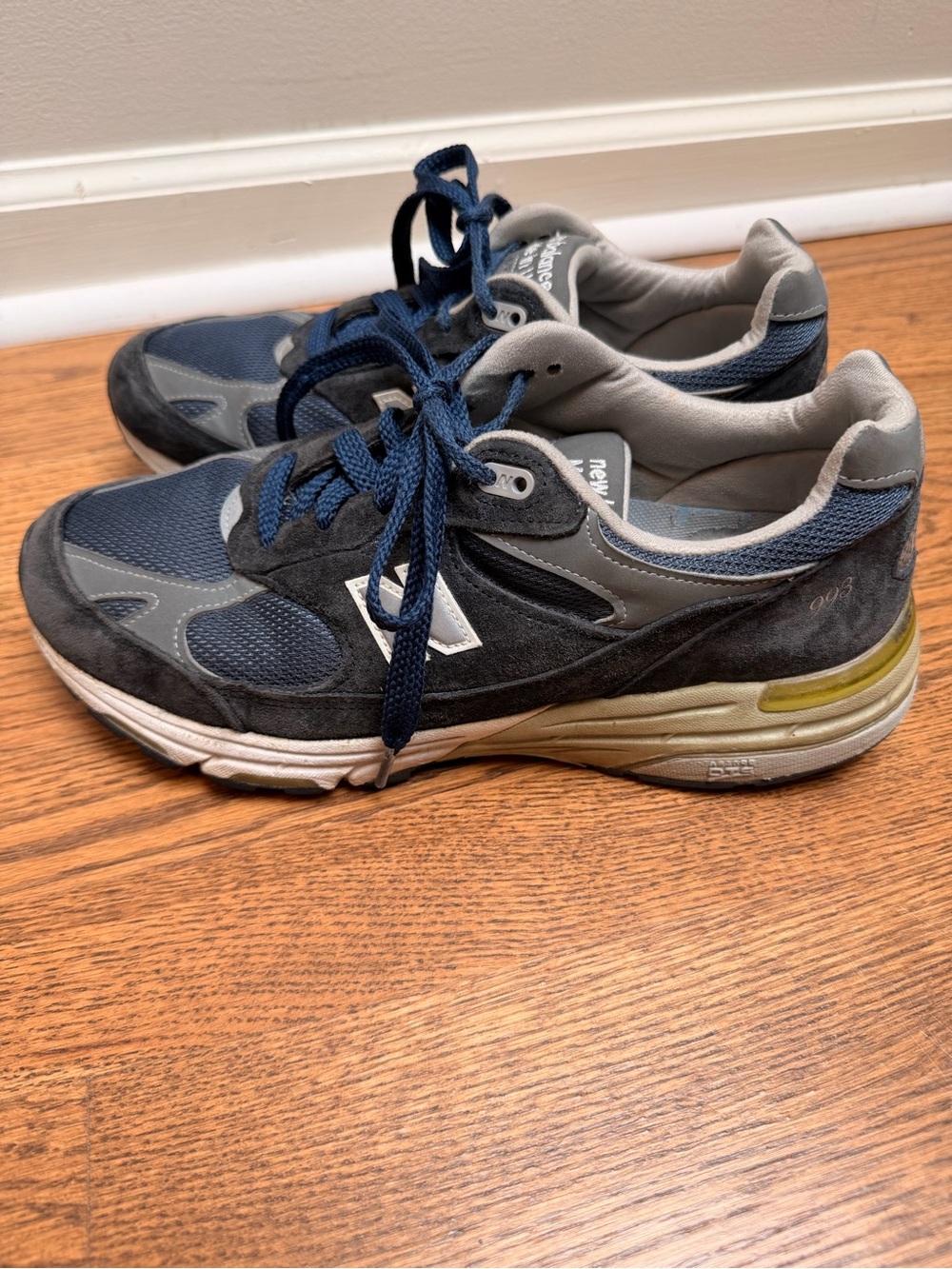 New Balance Women’s 993 Heritage Navy Blue Size 10 MR993NV